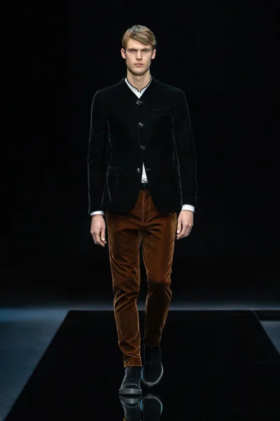Look 44